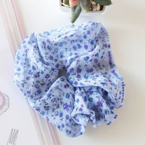 BRAND NEW HANDMADE SMALL FLOWER SCRUNCHIE